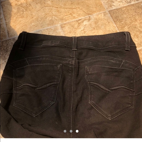 BLACK SHORTS - Picture 3 of 3